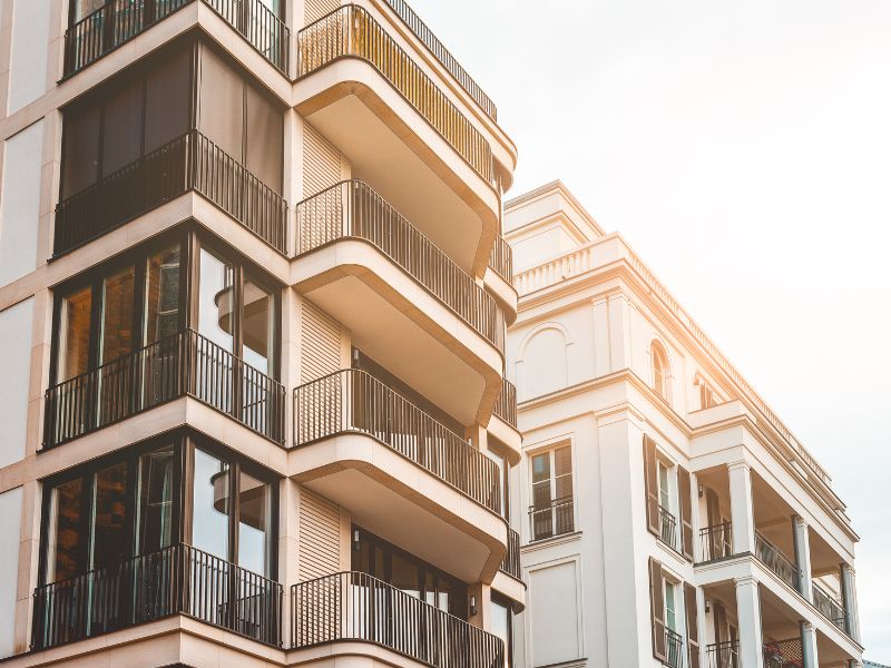 Segurança em apartamentos com sacada: itens indispensáveis